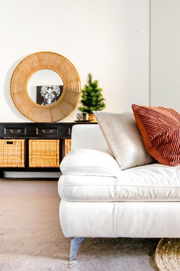 Lux 2Br Apt On Hindmarsh Sq-Pool-Gym-Sauna-Parking แอดิเลด ภายนอก รูปภาพ